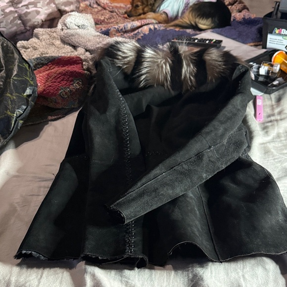 Black Fur-Trimmed Women's Jacket - Picture 6 of 6